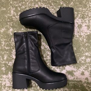 Brand new chunky sock ankle booties🖤